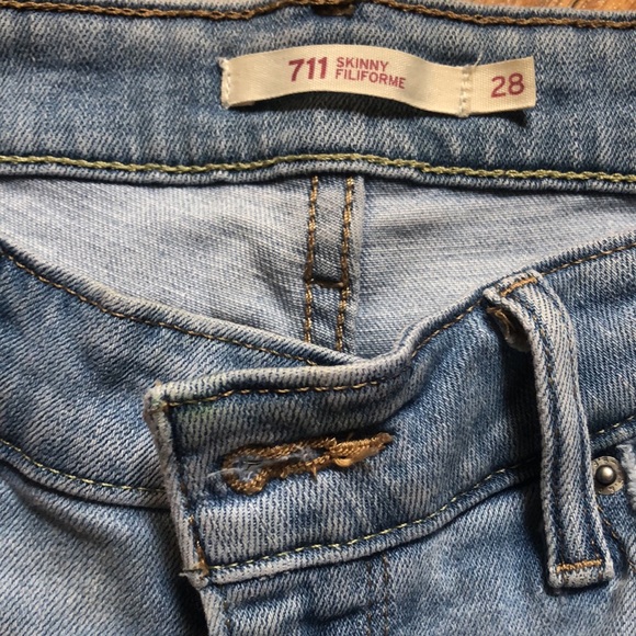 Levi’s 711 Light wash skinny jeans size 28 - Picture 5 of 7